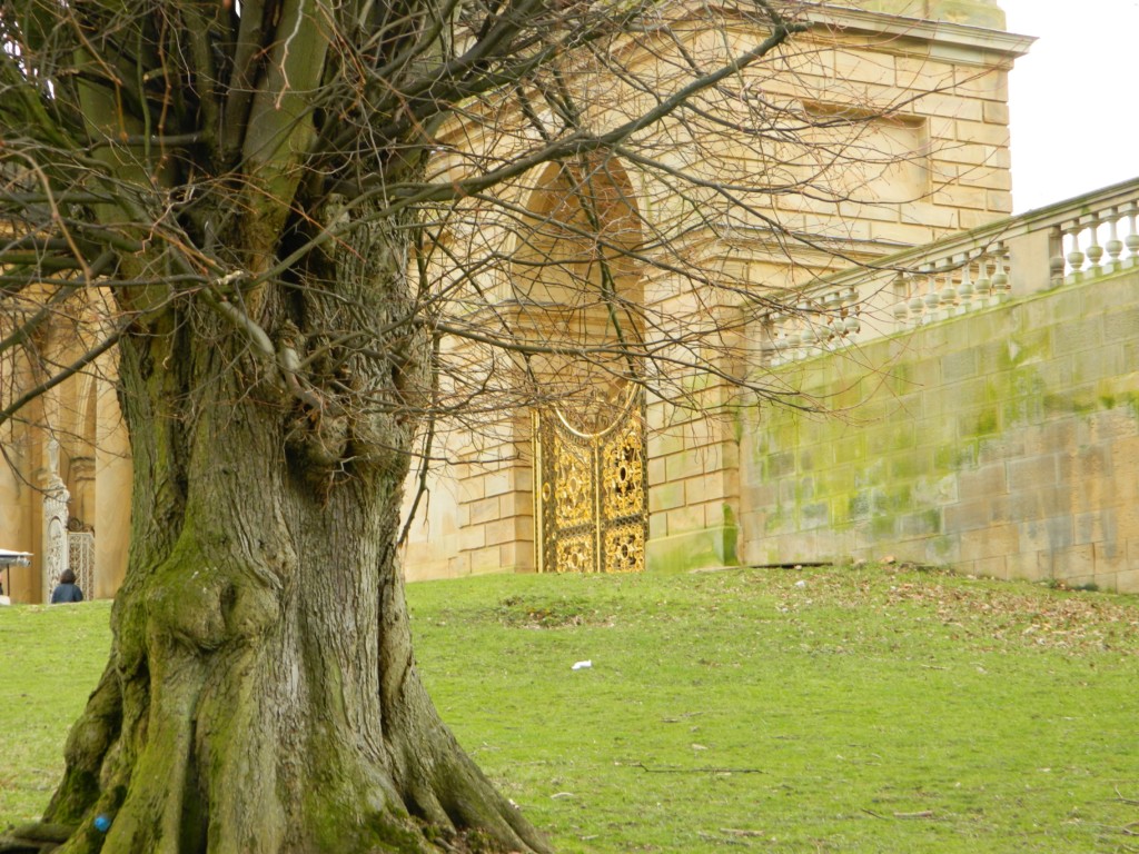 Chatsworth House, inspiration for fictional Parkview Hall in the Murder on Location series. 