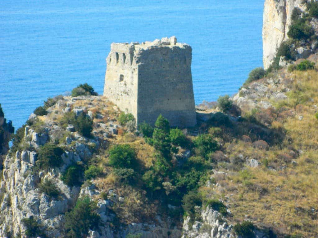 Watchtower on trail to Jeranto